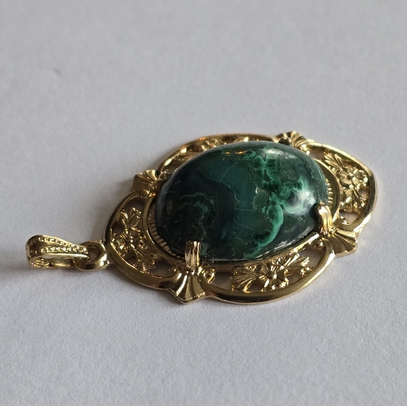 Relisted - Vintage Malachite pendant gold tone - Picture 4 of 10